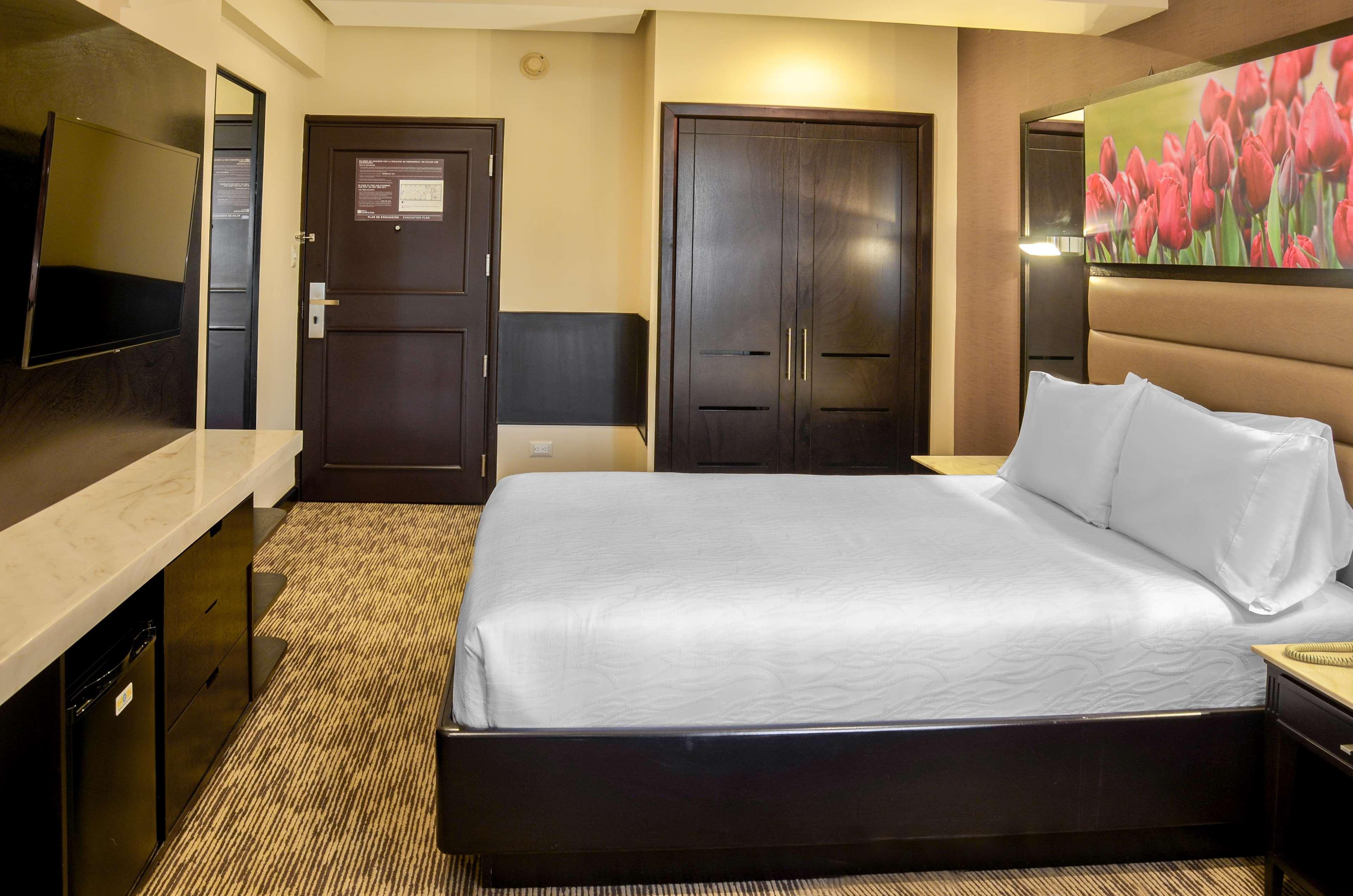 Hilton Garden Inn Guatemala City Exteriör bild