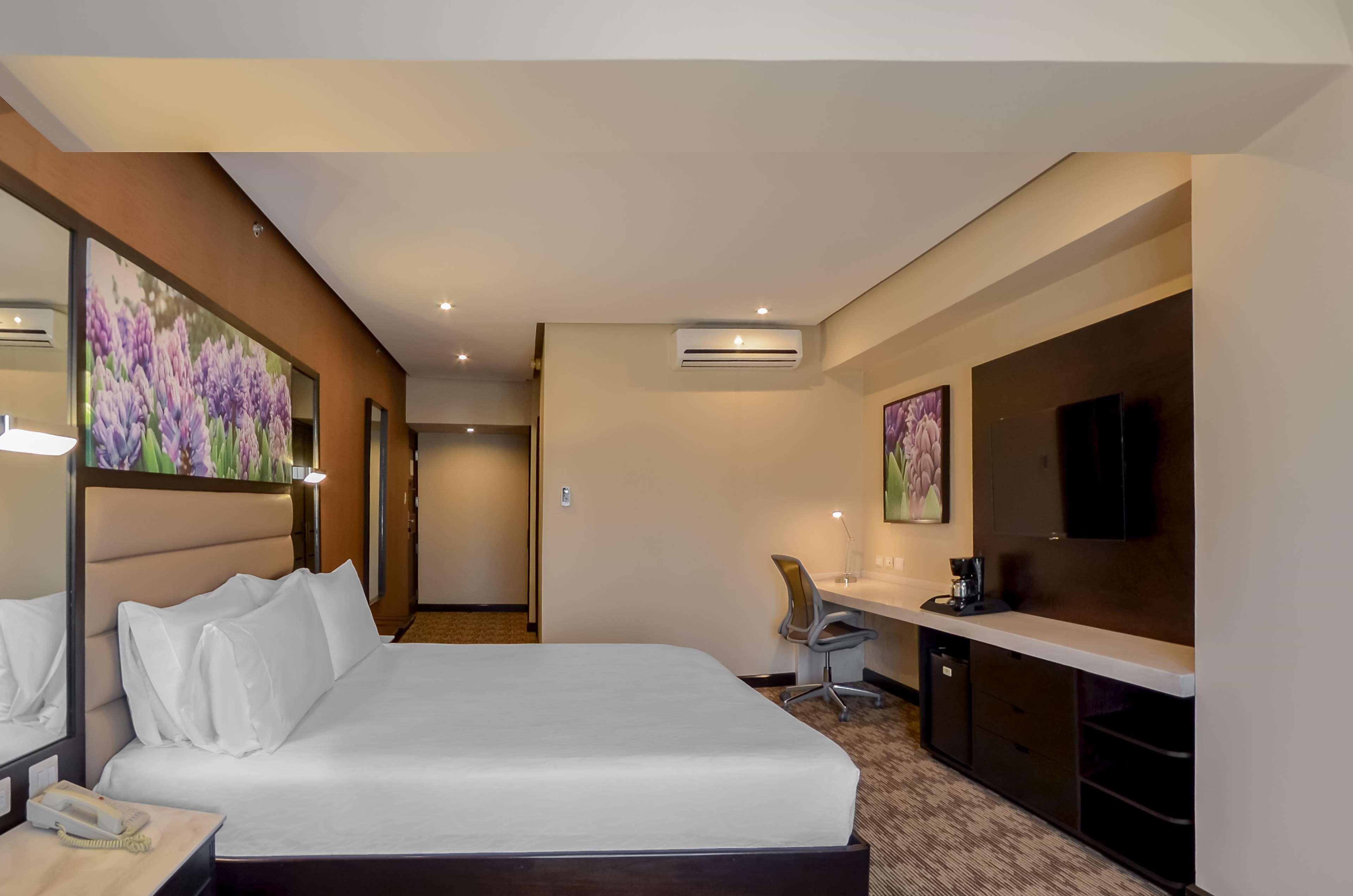 Hilton Garden Inn Guatemala City Exteriör bild