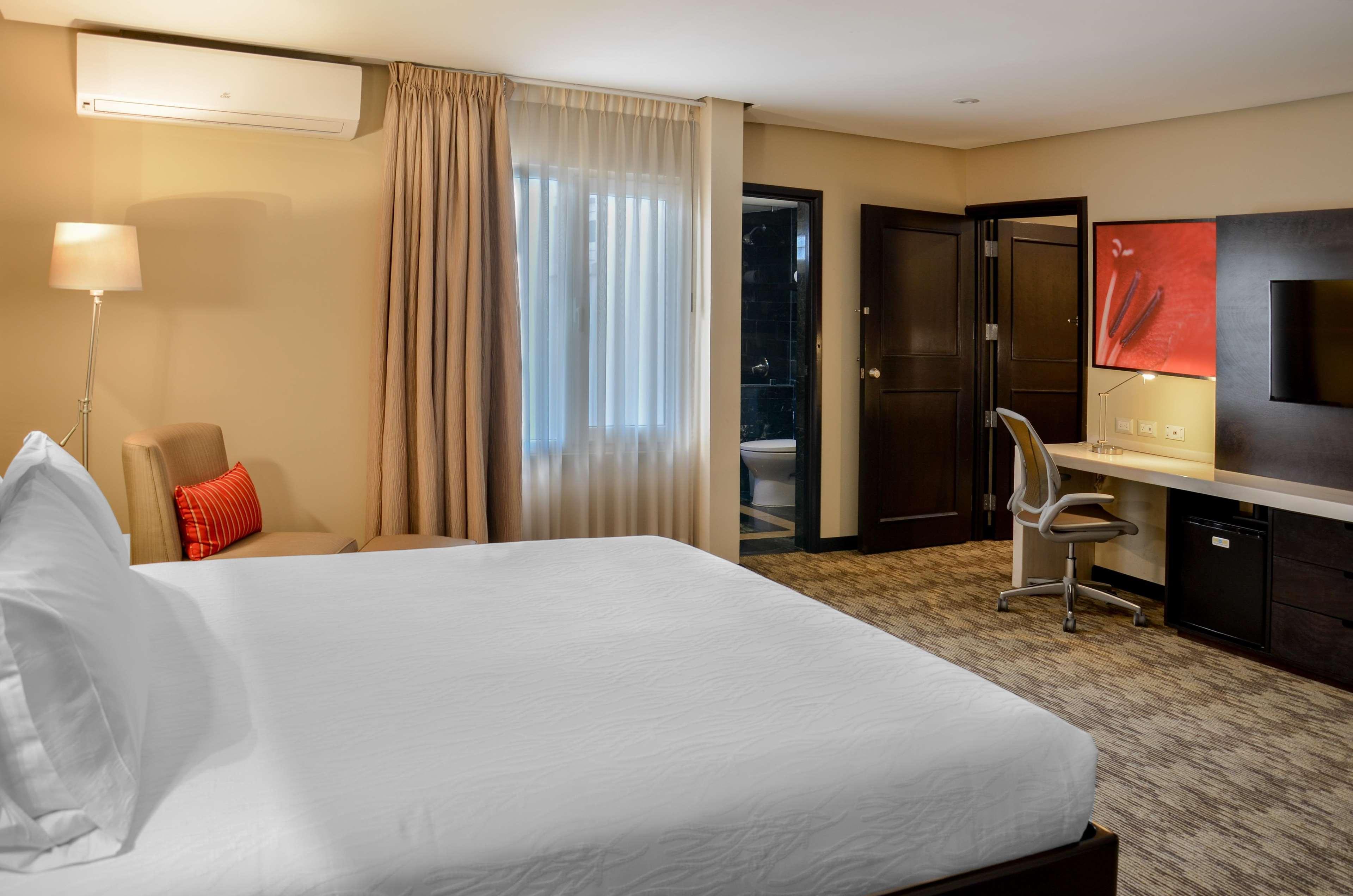 Hilton Garden Inn Guatemala City Exteriör bild