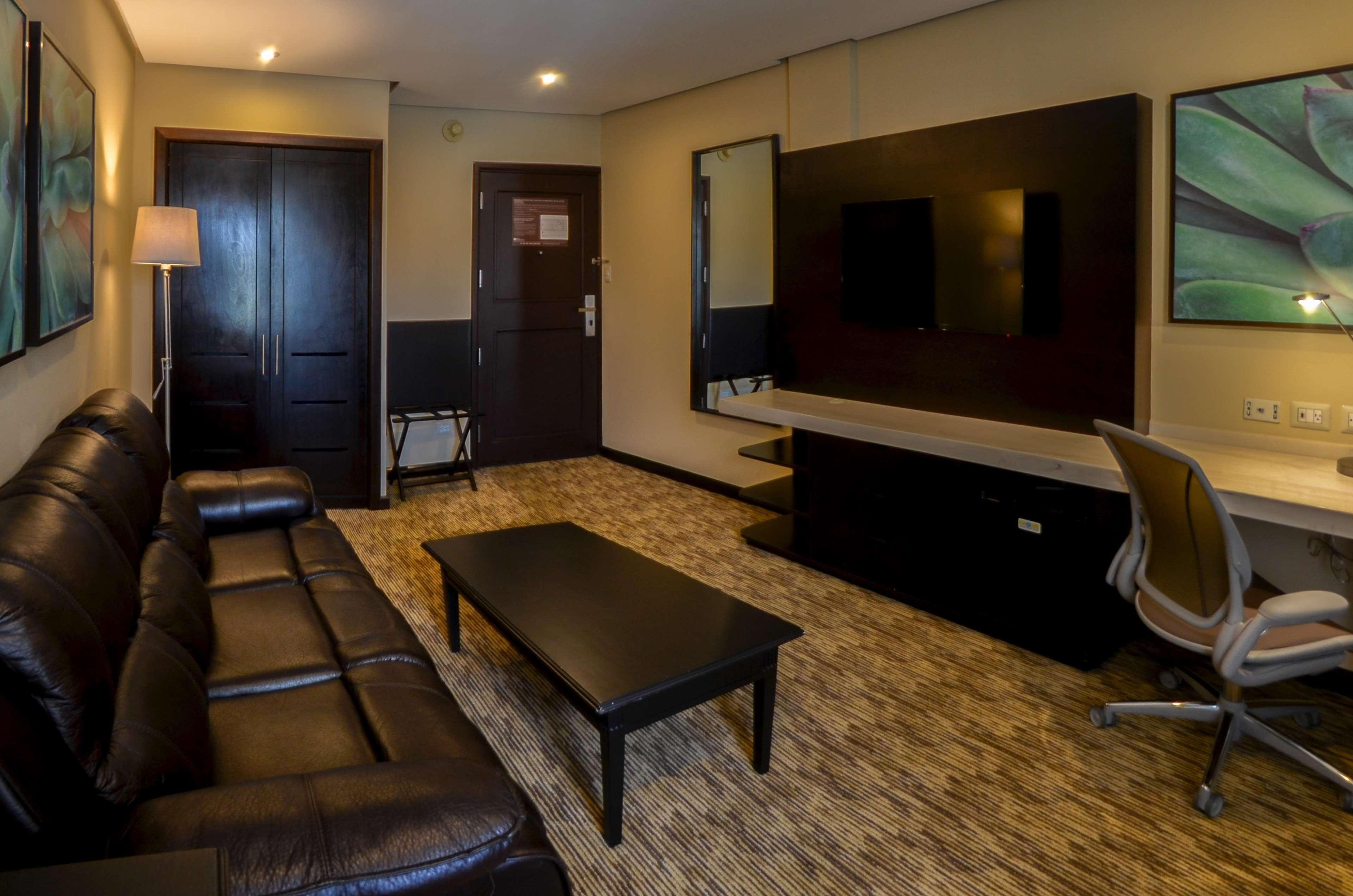 Hilton Garden Inn Guatemala City Exteriör bild