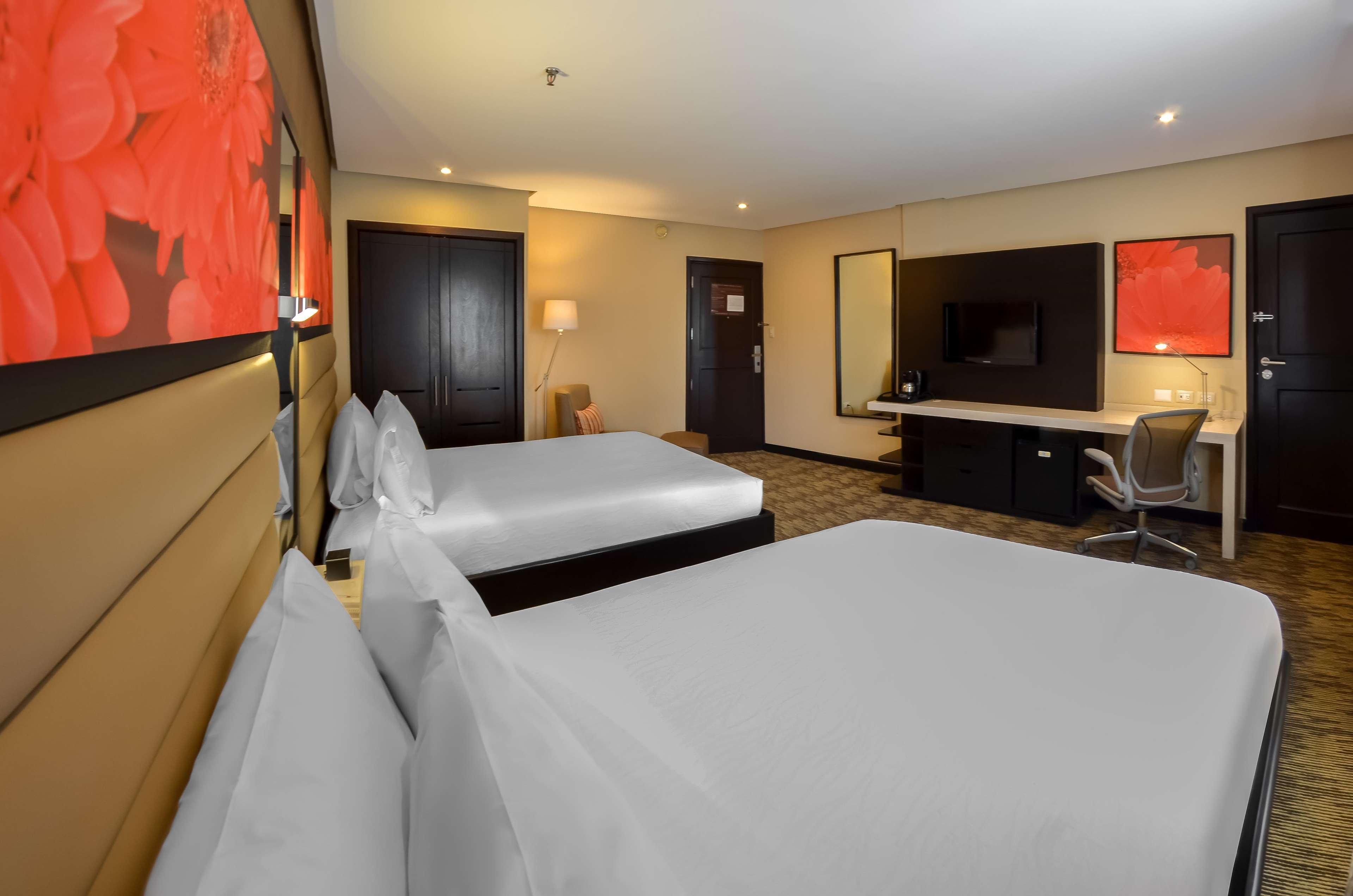 Hilton Garden Inn Guatemala City Exteriör bild