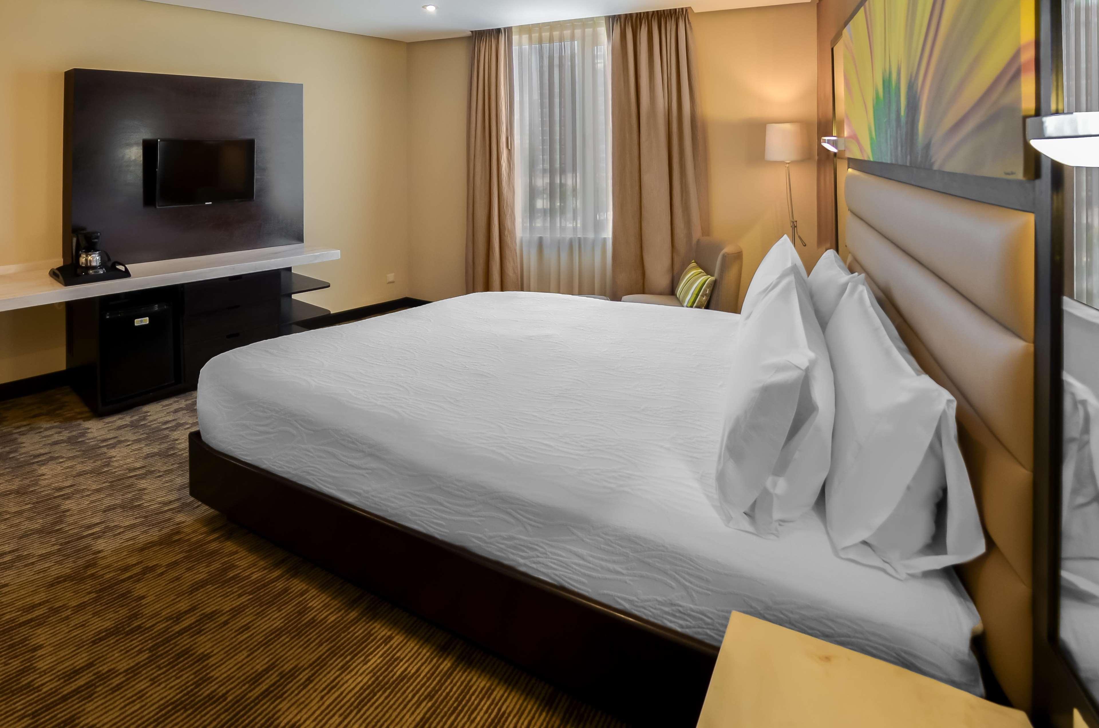 Hilton Garden Inn Guatemala City Exteriör bild