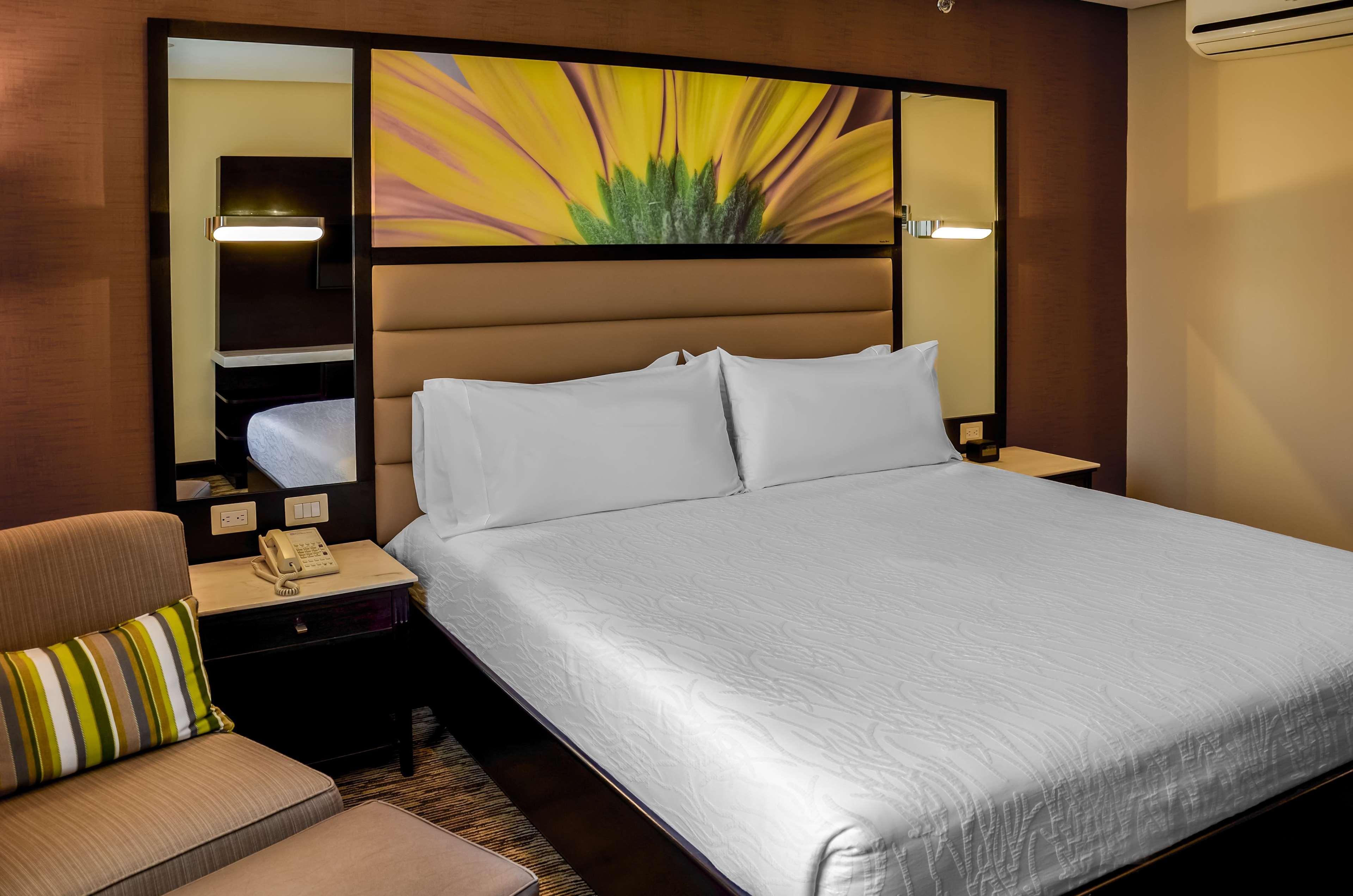 Hilton Garden Inn Guatemala City Exteriör bild