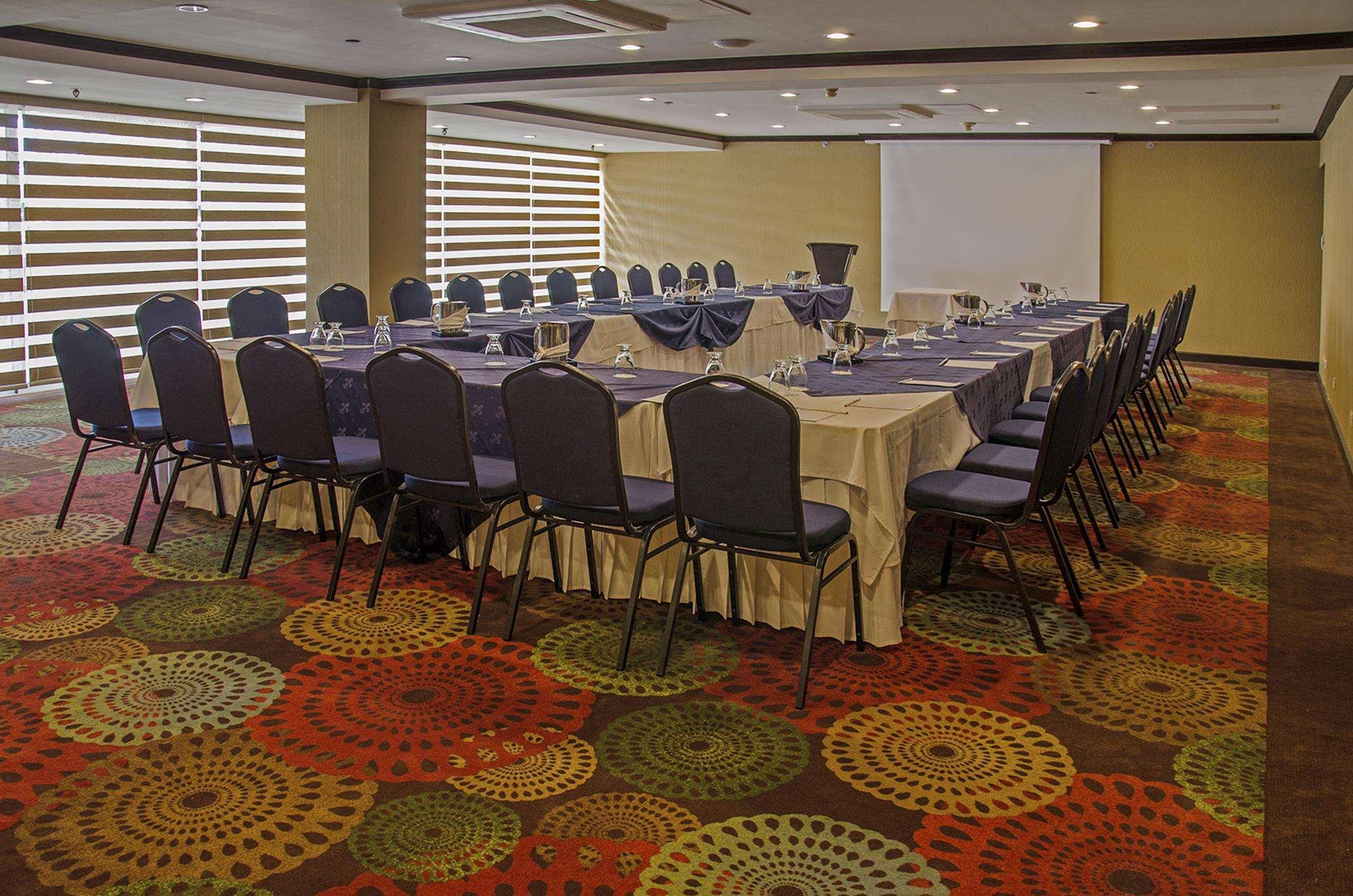 Hilton Garden Inn Guatemala City Exteriör bild