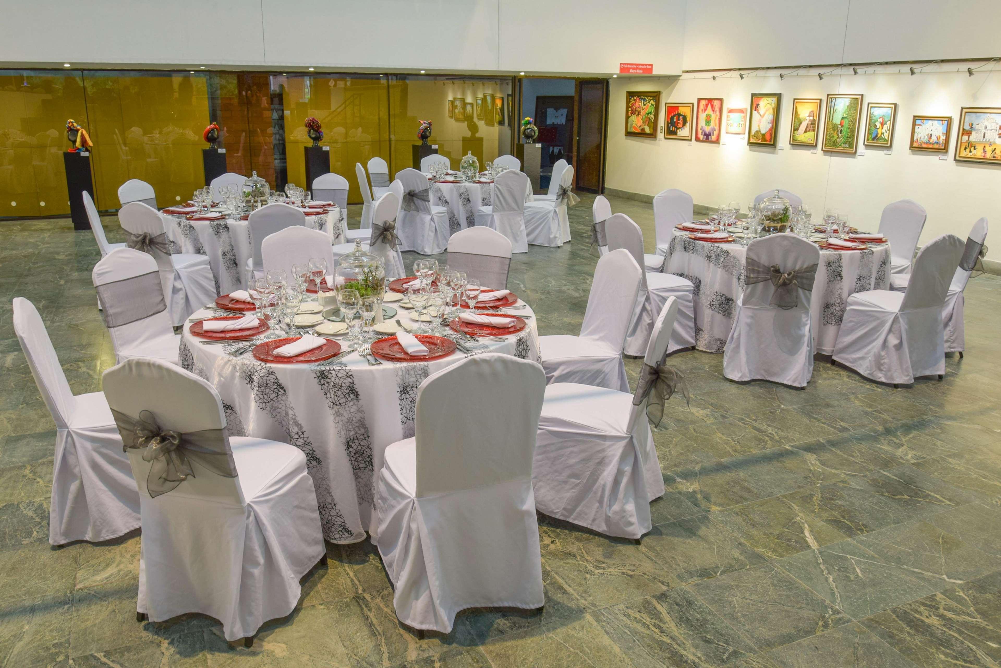 Hilton Garden Inn Guatemala City Exteriör bild