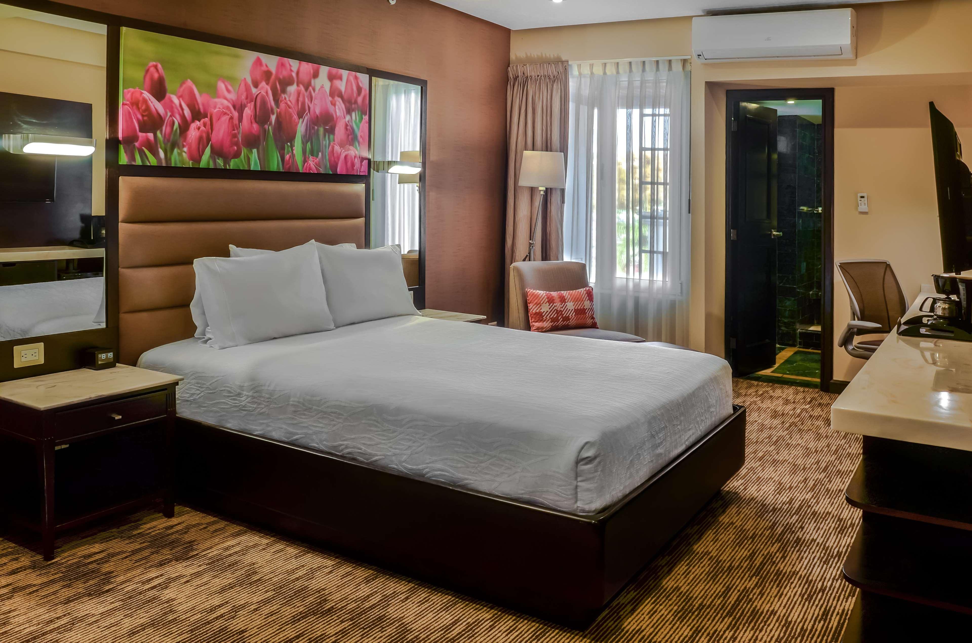 Hilton Garden Inn Guatemala City Exteriör bild