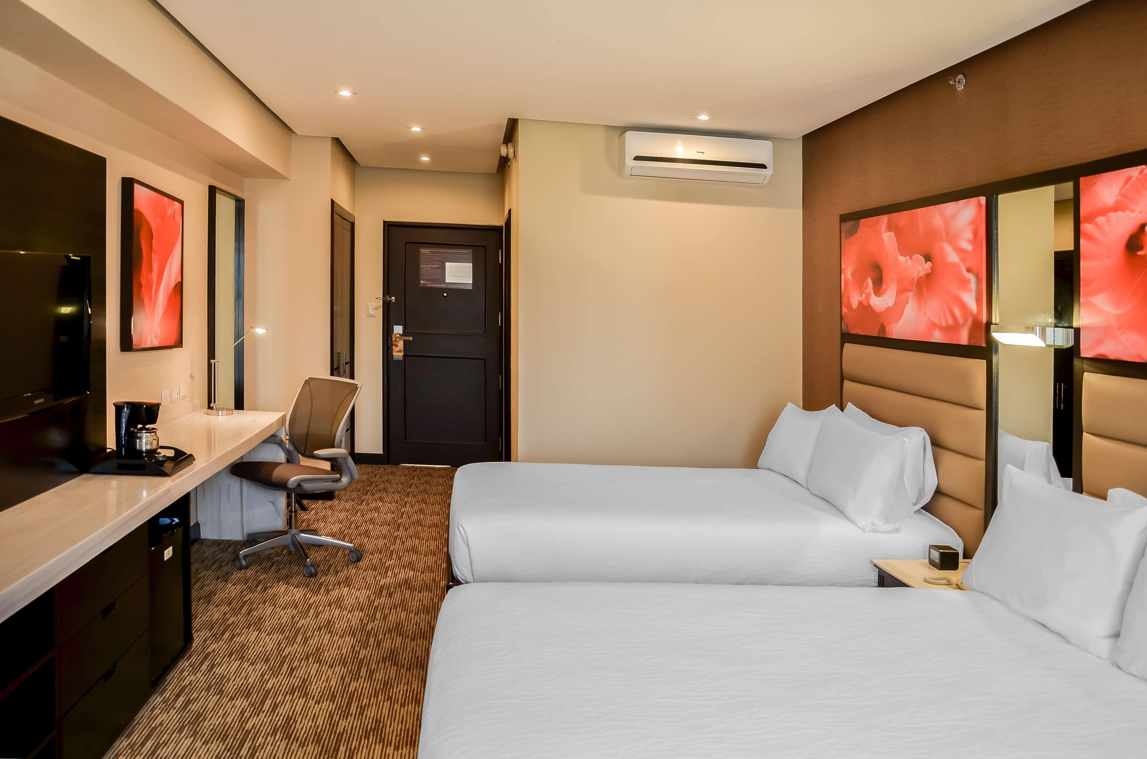 Hilton Garden Inn Guatemala City Exteriör bild