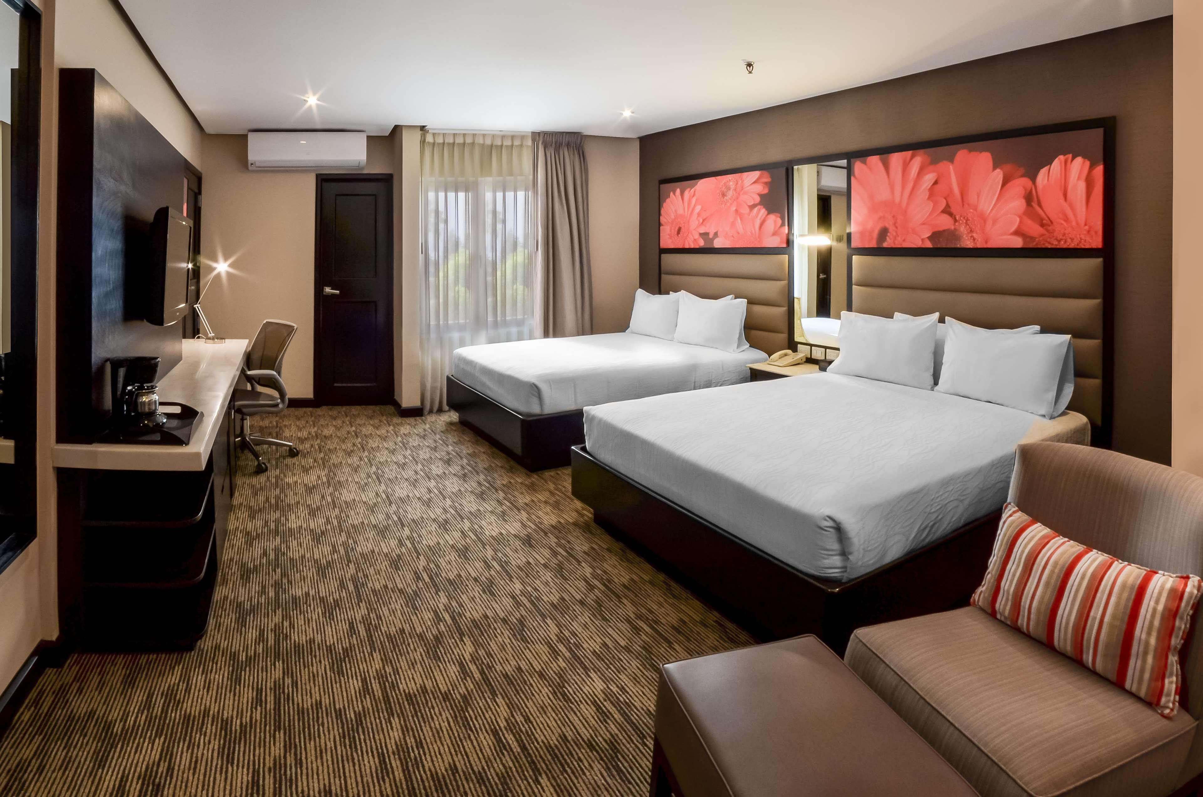 Hilton Garden Inn Guatemala City Exteriör bild