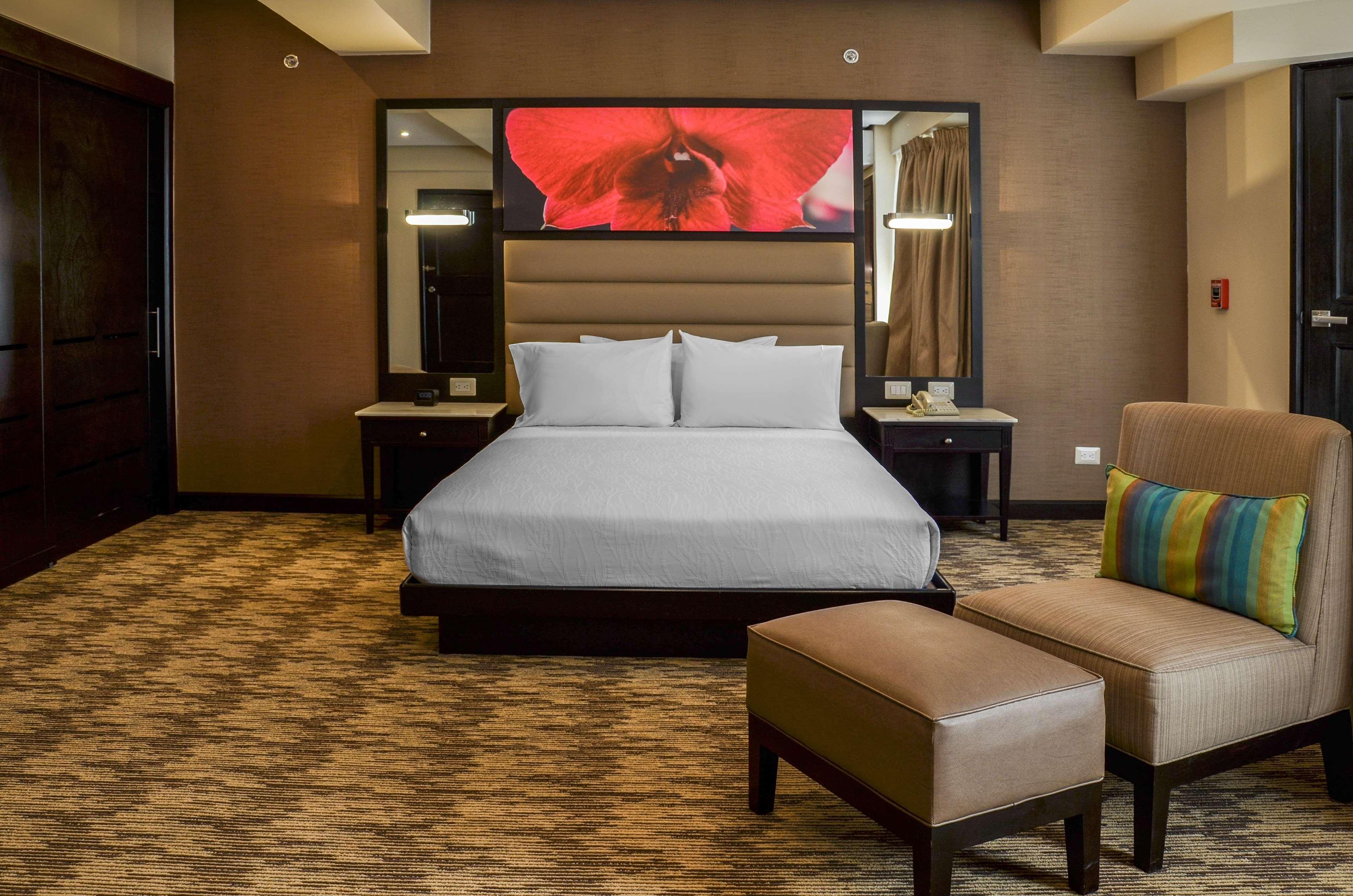 Hilton Garden Inn Guatemala City Exteriör bild