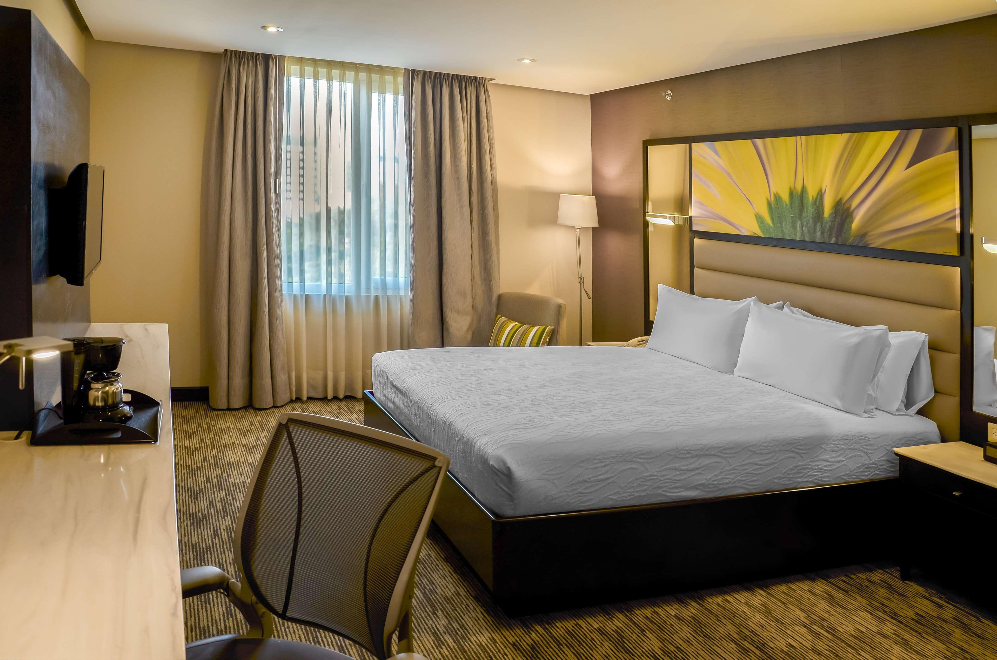 Hilton Garden Inn Guatemala City Exteriör bild