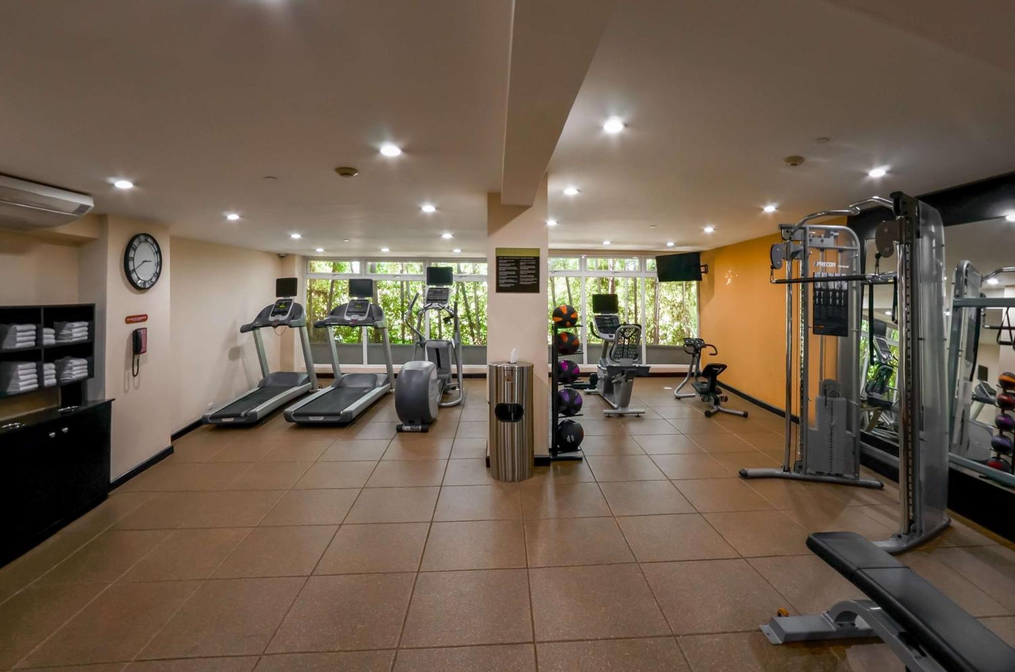 Hilton Garden Inn Guatemala City Exteriör bild